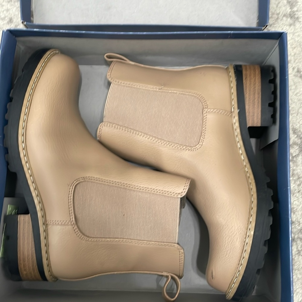 Chelsea boots 💜